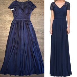 LA FEMME EVENING Floral Embroidered Sheath Gown in Navy Blue Size 4
